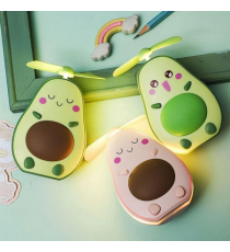 Mini ventilatore Avocado verde mod.2 con luce led e specchio per il trucco,make up con ricarica usb Dimensioni:12x7,4x4cm Mini ventilatore Avocado verde mod.2 con luce led e specchio per il trucco,make up con ricarica usb Dimensioni:12x7,4x4cm