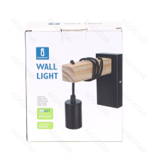 Applique con portalampada a sospensione legno e metallo nero E27 max. 60w misura Braccio in legno: 40x40x150mm da interno Applique con portalampada a sospensione legno e metallo nero E27 max. 60w misura Braccio in legno: 40x40x150mm da interno