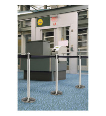 Colonnina segnapercorso cromata - altezza 100 cm - nastro retrattile nero da 210 cm - Securit Colonnina segnapercorso cromata - altezza 100 cm - nastro retrattile nero da 210 cm - Securit