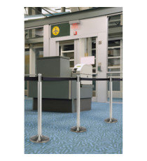 Colonnina segnapercorso cromata - altezza 100 cm - nastro retrattile nero da 210 cm - Securit Colonnina segnapercorso cromata - altezza 100 cm - nastro retrattile nero da 210 cm - Securit