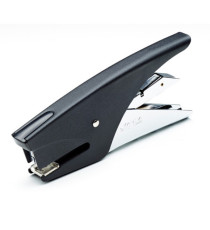 Cucitrice a pinza Kartia - c/avancarica - passo 6 - nero - Iternet Cucitrice a pinza Kartia - c/avancarica - passo 6 - nero - Iternet