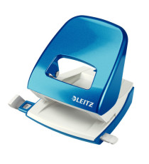 Perforatore 5008 New NeXXt WOW - passo 8 cm - max 30 fogli - 2 fori - blu metallizzato - Leitz Perforatore 5008 New NeXXt WOW - passo 8 cm - max 30 fogli - 2 fori - blu metallizzato - Leitz