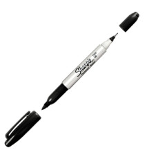 Marcatore Permanente Twin tip doppia punta - una punta fine 1,0mm - una punta extra fine 0,5mm - nero - Sharpie Marcatore Permanente Twin tip doppia punta - una punta fine 1,0mm - una punta extra fine 0,5mm - nero - Sharpie