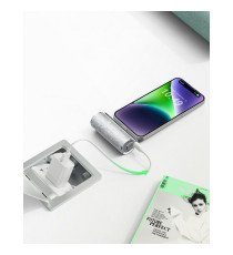 Power bank compatto Veger W0573P silver glitterato con connettore lightning integrato 5000mAh PD QC3.0 2.4A 12W ricarica rapida Power bank compatto Veger W0573P silver glitterato con connettore lightning integrato 5000mAh PD QC3.0 2.4A 12W ricarica rapida