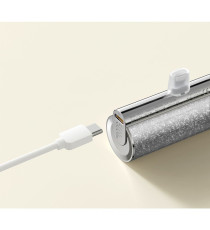Power bank compatto Veger W0573P silver glitterato con connettore lightning integrato 5000mAh PD QC3.0 2.4A 12W ricarica rapida Power bank compatto Veger W0573P silver glitterato con connettore lightning integrato 5000mAh PD QC3.0 2.4A 12W ricarica rapida