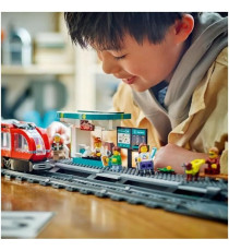 Lego City - Tram e fermata del tram - Lego 60423 Treno con stazione e vagoni ferroviari Anni 7+ 811pz Lego City - Tram e fermata del tram - Lego 60423 Treno con stazione e vagoni ferroviari Anni 7+ 811pz