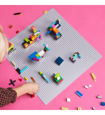 Lego Classic - Base grigia Tavola per Costruzioni Quadrata con 48x48 Bottoncini - LEGO 11024 ANNI 4+ Lego Classic - Base grigia Tavola per Costruzioni Quadrata con 48x48 Bottoncini - LEGO 11024 ANNI 4+