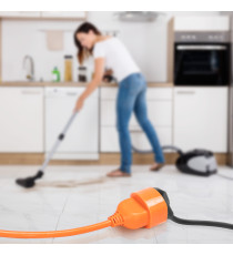 Prolunga elettrica 15 metri arancione -max 3680w- spina 16A 250V -presa P40 Schuko- fili in rame resistente di altissima qualità Prolunga elettrica 15 metri arancione -max 3680w- spina 16A 250V -presa P40 Schuko- fili in rame resistente di altissima qualitÃ