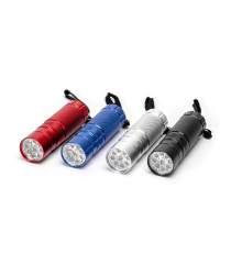 Torcia led 311667 a batteria 3AAA,luce fredda,40 lumen illumina fino a 40mt misura D90xH25 mm disponibile in 4 colori