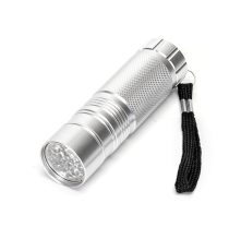 Torcia led 311667 a batteria 3AAA,luce fredda,40 lumen illumina fino a 40mt misura D90xH25 mm disponibile in 4 colori