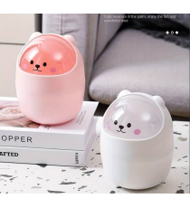 Mini cestino da scrivania rosa, con coperchio a ribalta,design animaletto,gettacarte in plastica piccolo e simpatico da tavolo Mini cestino da scrivania rosa, con coperchio a ribalta,design animaletto,gettacarte in plastica piccolo e simpatico da tavolo